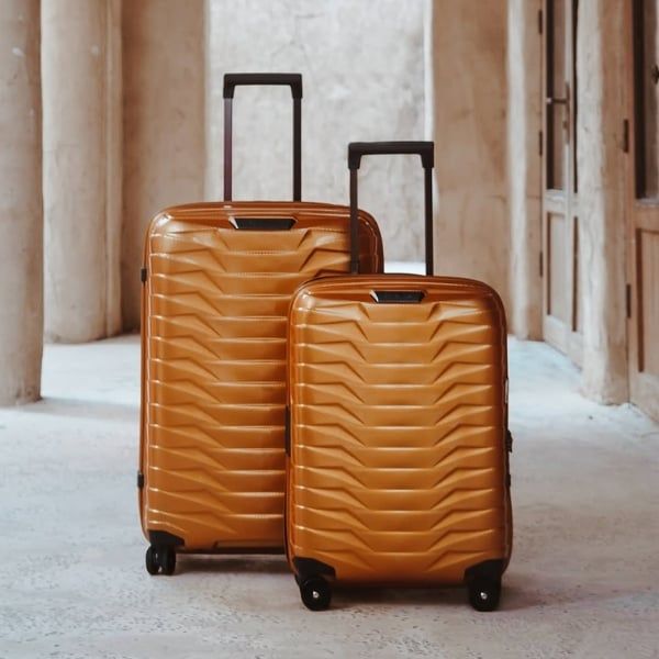 Vali Samsonite Proxis Màu vàng&nbsp;Lớp phủ bảo vệ – Giữ vali luôn mới mẻ theo thời gian