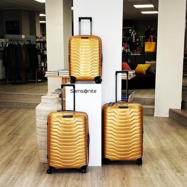 Vali Samsonite Proxis Màu vàng&nbsp;- Size 20/25/28&nbsp;thuộc dòng sản phẩm Roxkin Samsonite đảm bảo độ bền