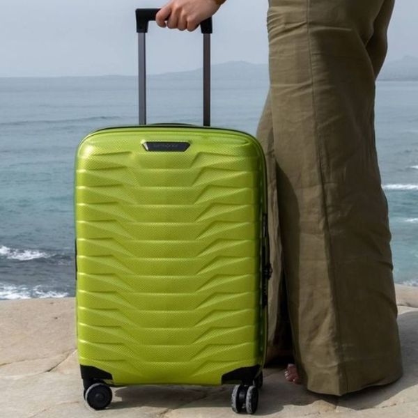 Vali Samsonite Proxis Màu Xanh chuối Thiết kế tinh tế – Đáp ứng nhu cầu du lịch hiện đại