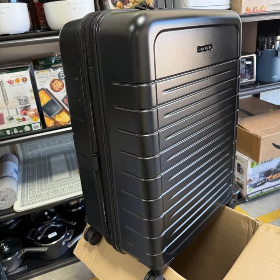 Vali Samsonite Variate Thiết kế thông minh: Vali size cabin (nhỏ hơn) có ngăn mở phía trước cực kỳ tiện lợi