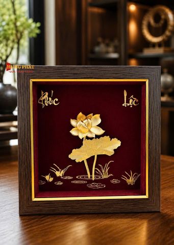 Tranh Hoa Sen Dát Vàng “Phúc – Lộc” – Biểu Tượng Của An Nhiên Và Thịnh Vượng