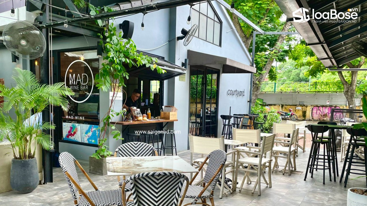 Hệ thống âm thanh nhạc nền cho quán cafe với loa môi trường Bose 251 chống nước, nắng, mưa