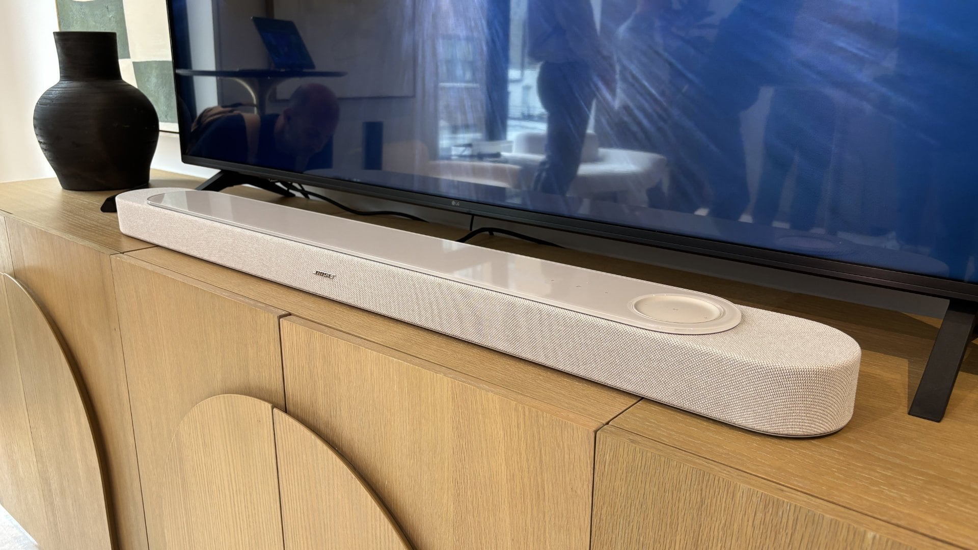 Bose Lifestyle Ultra SoundBar - Loa Soundbar cao cấp, Dolby Atmos, sang trọng, chính hãng, mới nhất