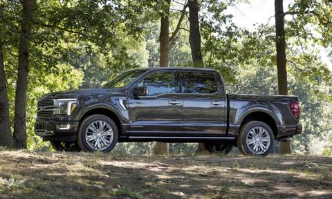 10 ÔTÔ BÁN CHẠY NHẤT MỸ 2025: ĐẤT DIỄN XE MỸ VÀ NHẬT