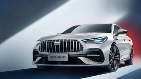 HÃNG XE XÂY NHÀ MÁY 4.100 TỶ TẠI HƯNG YÊN RA MẮT ĐỐI THỦ TOYOTA CAMRY