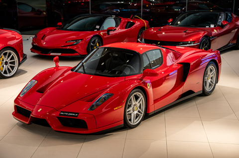 FERRARI KHẲNG ĐỊNH VẪN BÁN XE XĂNG SONG SONG VỚI HYBRID VÀ XE ĐIỆN