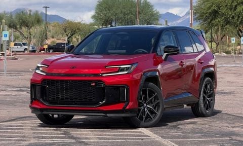 TOYOTA TĂNG SẢN LƯỢNG THÁNG THỨ TƯ LIÊN TIẾP