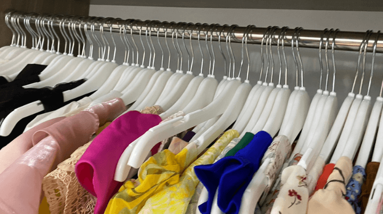 Móc Nhựa Giá Rẻ TPHCM – Cung Cấp Sỉ & Lẻ, Giao Nhanh Toàn Thành