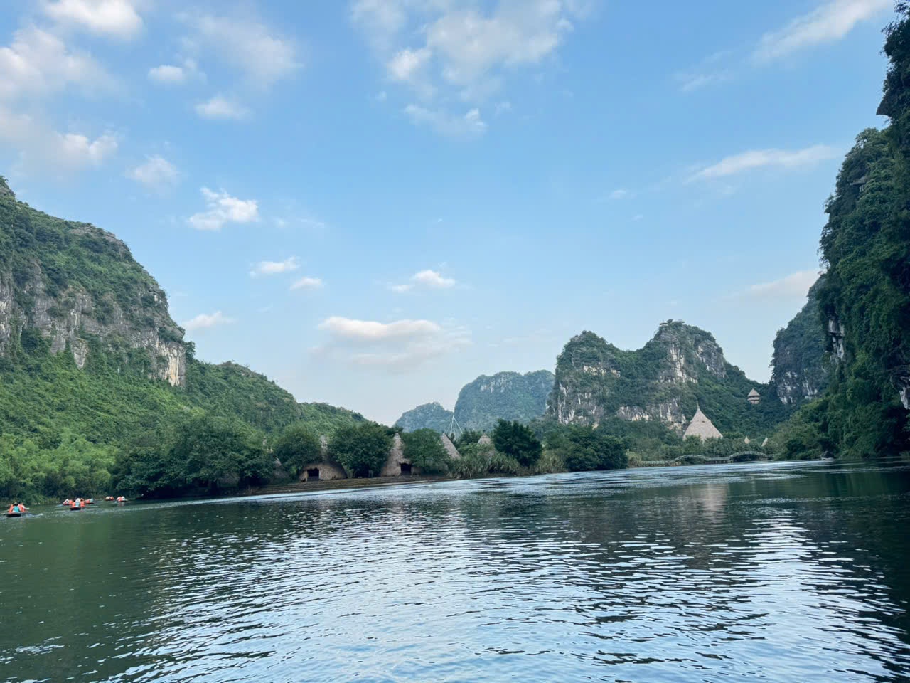 Hương Sắc Núi Sông – Hồn Việt Trong Hơi Thở Thiên Nhiên