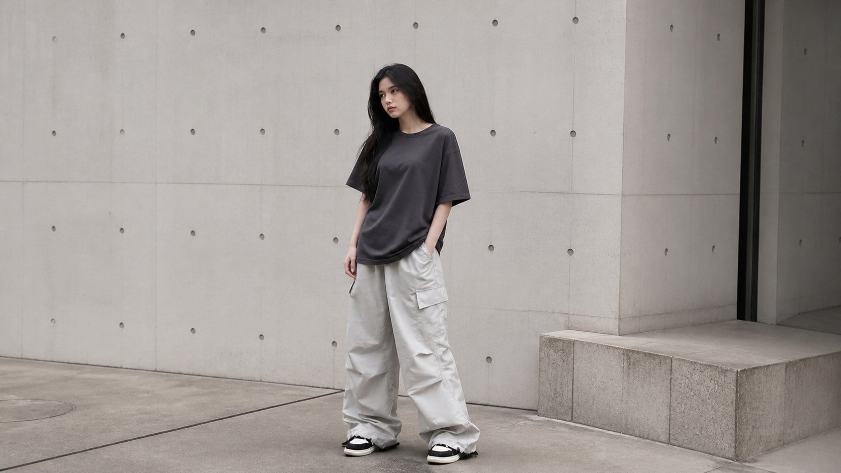 Phom dáng phong cách streetwear rộng có chủ đích và cân bằng tỷ lệ