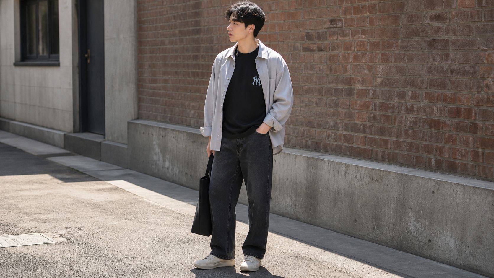 Cách phối áo thun MLB với sơ mi khoác ngoài và quần denim