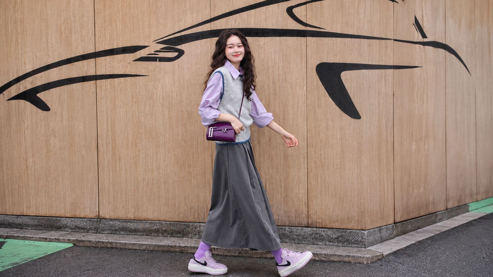 So sánh sneaker và giày thể thao theo mục đích sử dụng và phối đồ