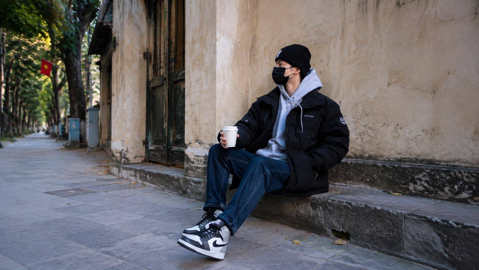 High top sneaker cổ cao tạo điểm nhấn cá tính cho outfit streetwear