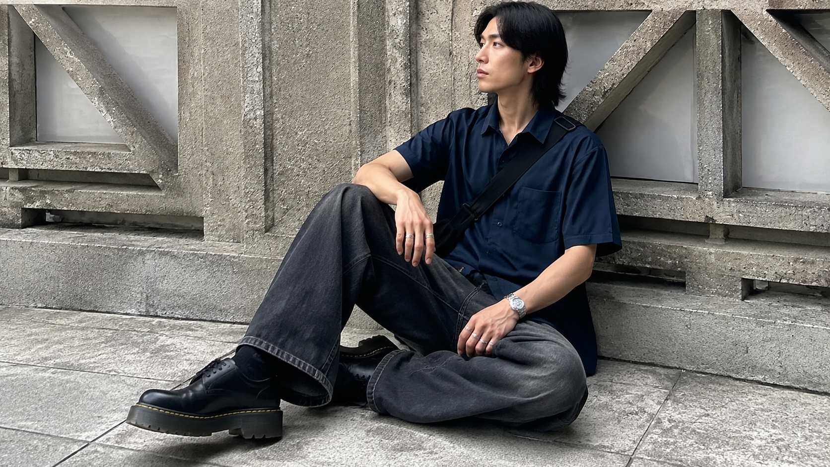 Cách chọn sneaker theo phom giày để outfit cân đối và dễ phối