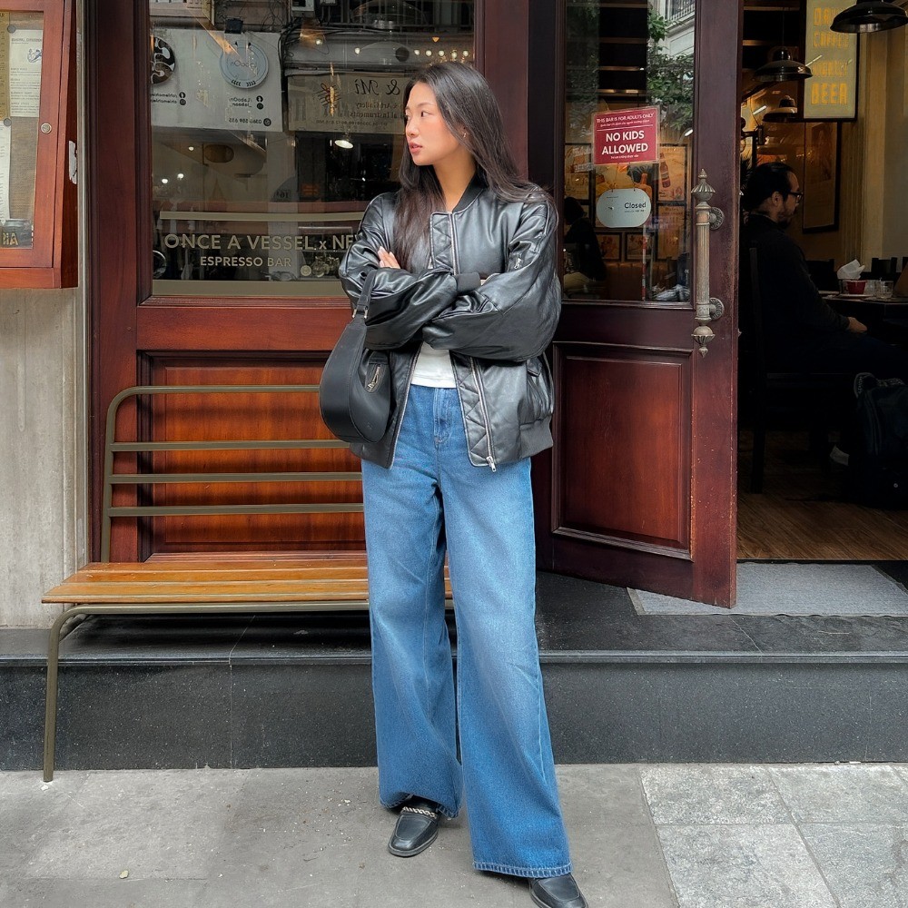 𝐎𝐯𝐞𝐫𝐬𝐢𝐳𝐞𝐝 𝐋𝐞𝐚𝐭𝐡𝐞𝐫 𝐁𝐨𝐦𝐛𝐞𝐫.