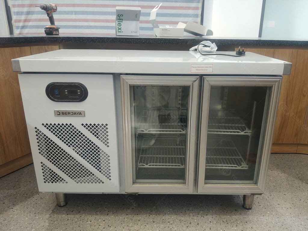Hình ảnh sản phẩm bàn mát 2 cánh Berjaya B2D/C4/600-SM được Bếp Toàn Cầu lắp cho khách