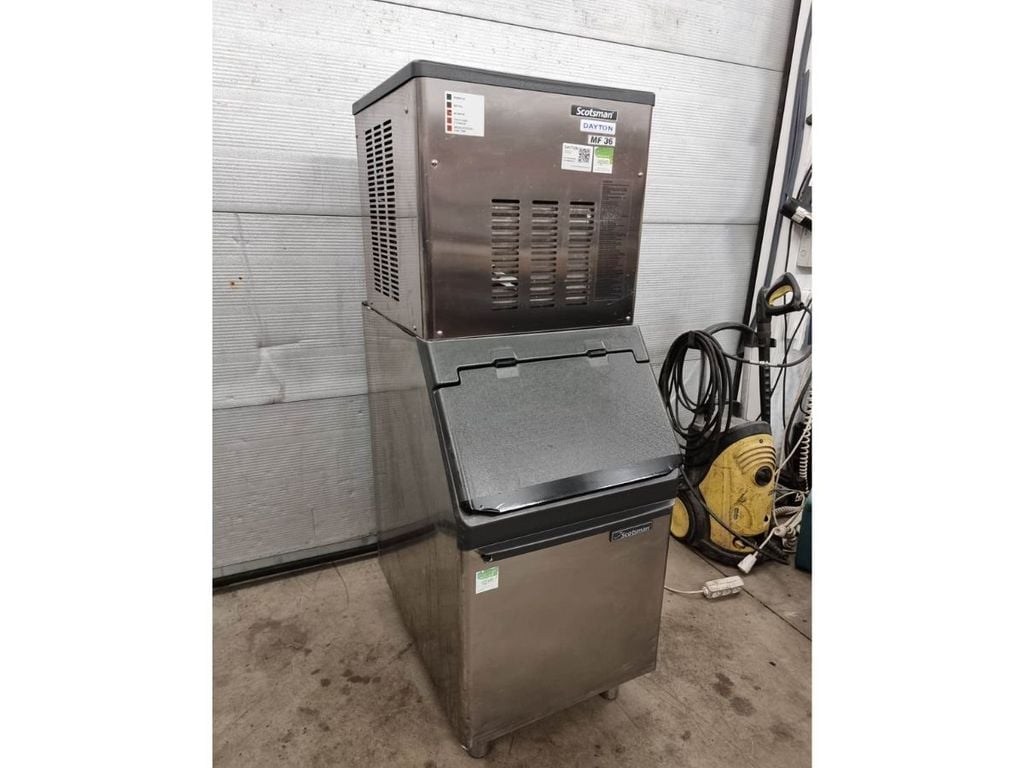 hình ảnh thực tế máy làm đá vảy scotsman MF36