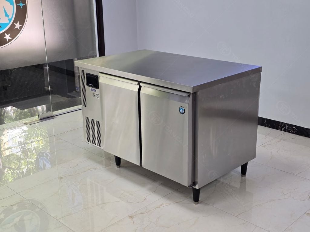 Bàn Đông 2 Cánh Hoshizaki FTV-126A góc nhìn bên phải