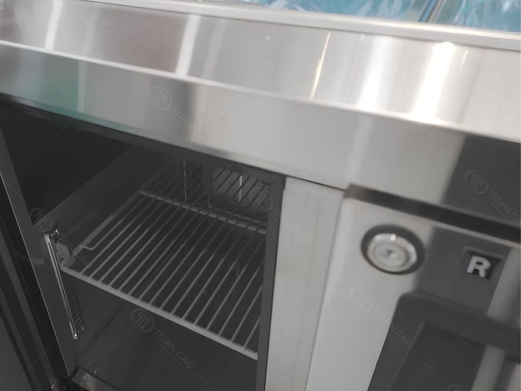 Bàn mát salad 2 cánh Turbo Air KSR12-2 thân tủ inox