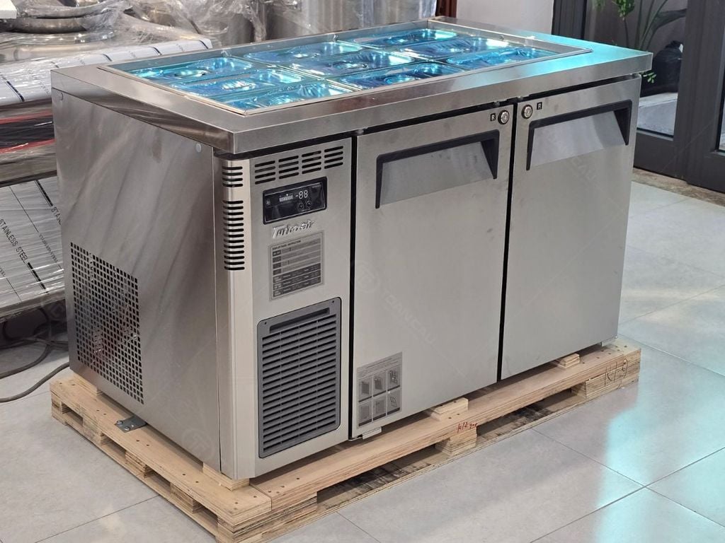 Bàn mát salad 2 cánh Turbo Air KSR12-2 thực tế 3