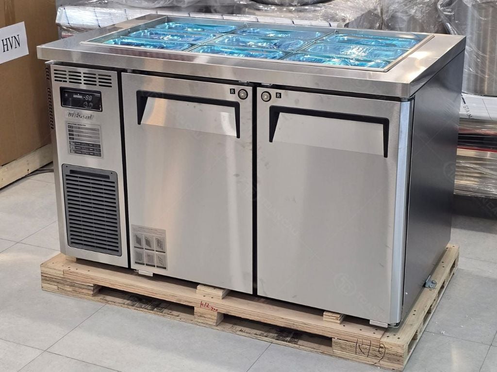 Bàn mát salad 2 cánh Turbo Air KSR12-2 thực tế 4