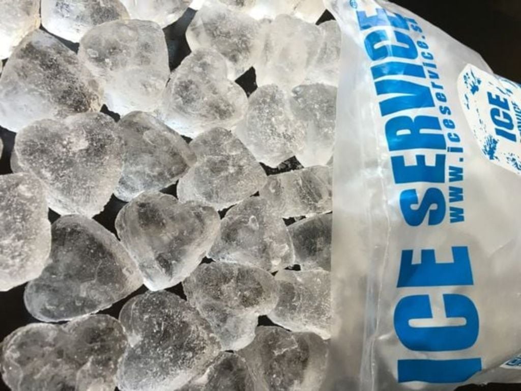 đá viên Máy làm đá viên hình trái tim Hoshizaki IM-65NE-H