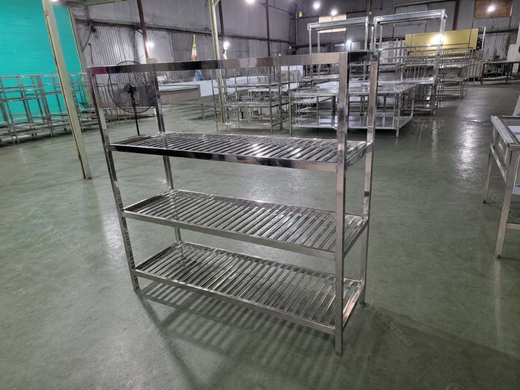 Giá nan inox 4 tầng TC-GN04 bên phải