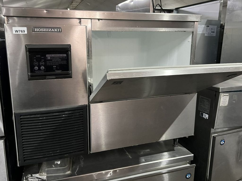 hình ảnh thực tế máy làm đá vẩy Hoshizaki FM-150KE
