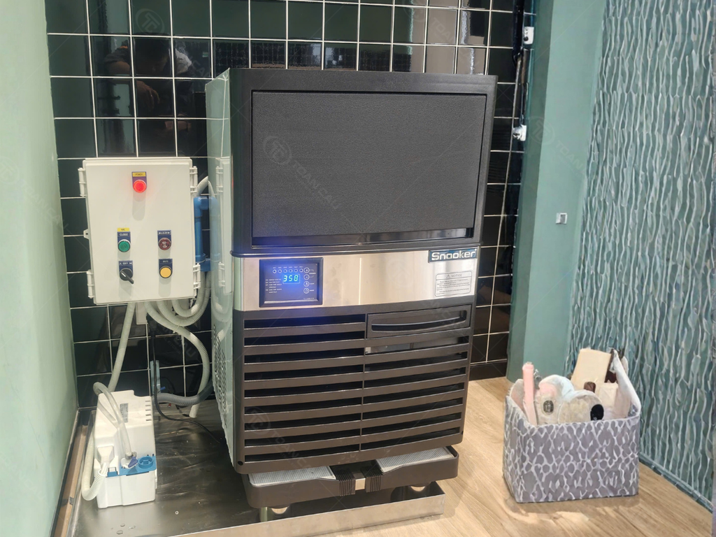 Máy làm đá viên 30kg được chúng tôi cung cấp lắp đặt cho quán cafe