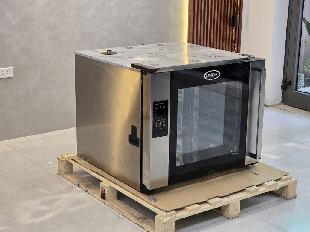 Lò nướng đối lưu UNOX XEFR-06EU-ETRV bên trái