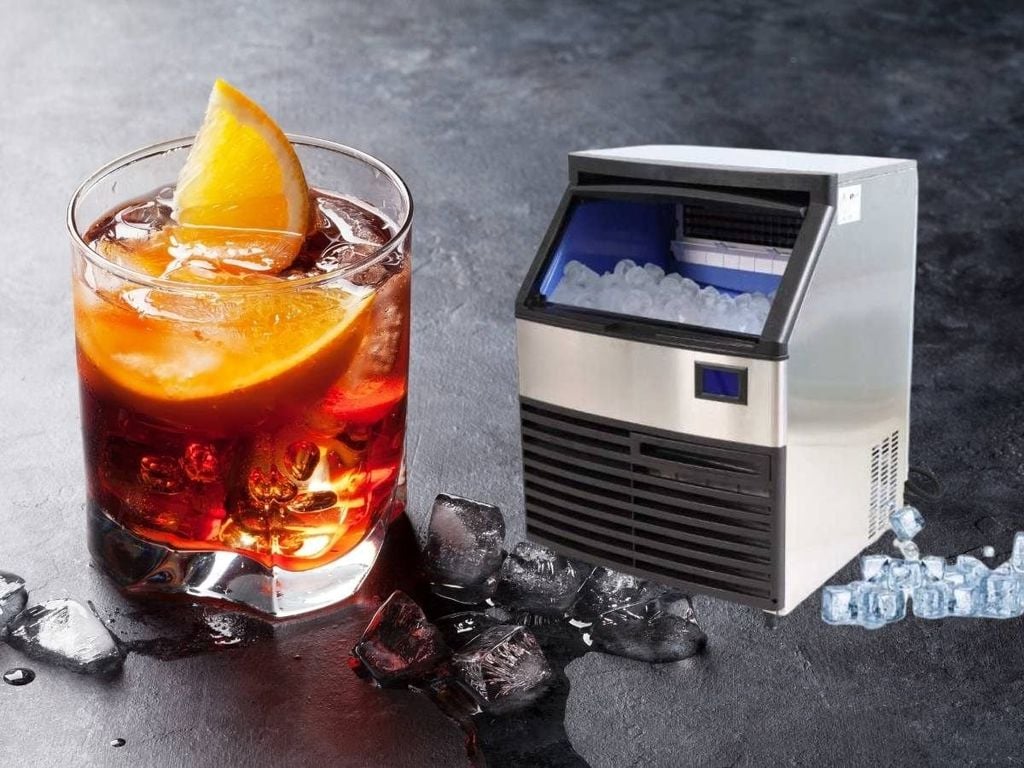 Máy làm đá trong pha chế Negroni
