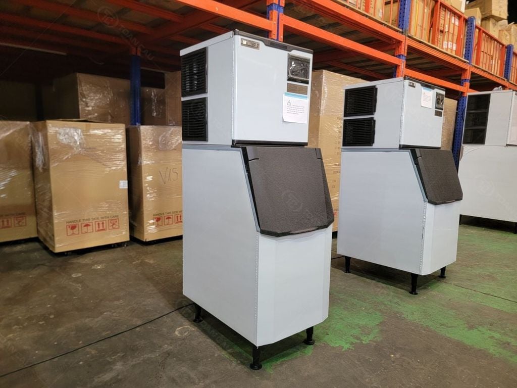 Hình ảnh thực tế máy làm đá viên TurboGold TGI-1000C nhìn từ góc bên phải