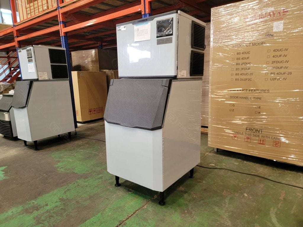 Máy làm đá viên TurboGold 455kg/24h TGI-1000C góc bên trái