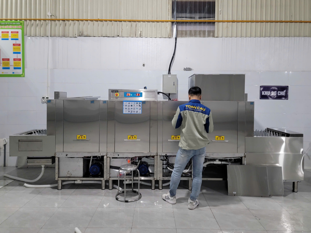 Máy rửa khay công nghiệp Fuj Ari FJ-FT4600-2PD