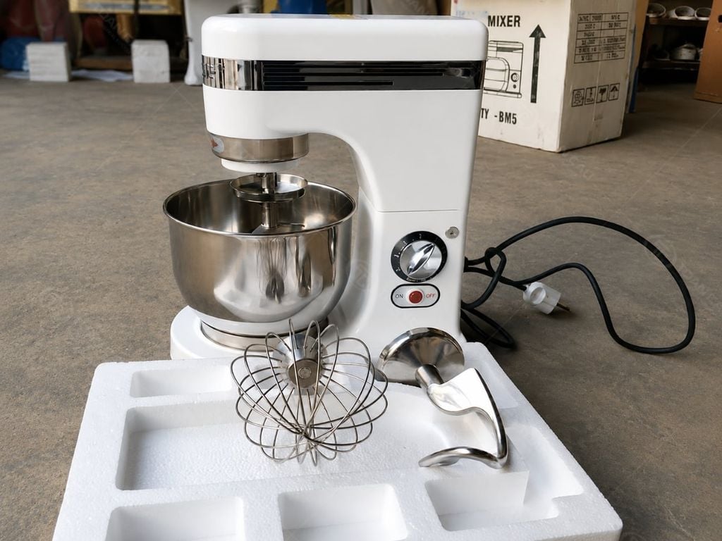 Máy trộn bột Berjaya 5 Lít có lồng BJY-BM5N-B mặt trước