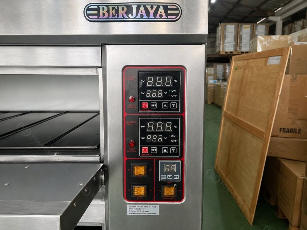 Lò nướng bánh dùng điện 3 Tầng 9 khay BERJAYA BJY-E25KW-3BDD bảng điều khiển