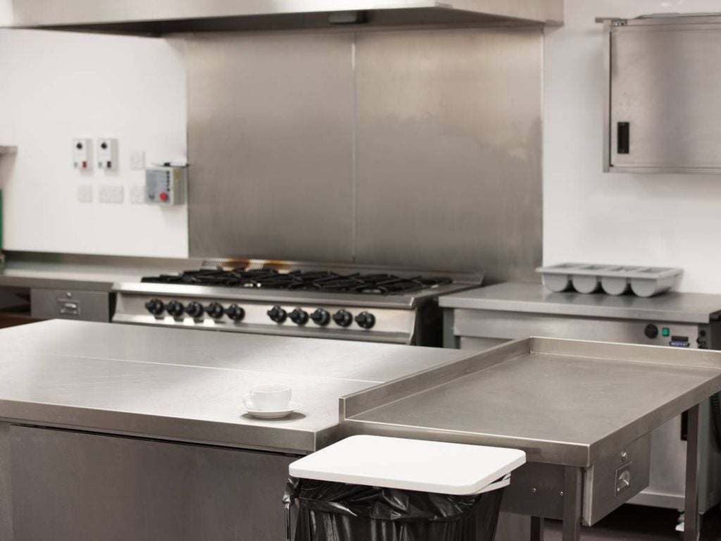 thiết bị bếp công nghiệp cho tiêu chuẩn khách sạn 3 sao