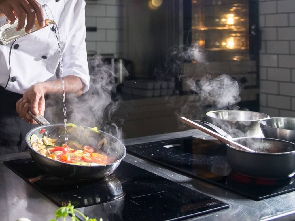 bếp âu công nghiệp cho khu bếp nhà hàng