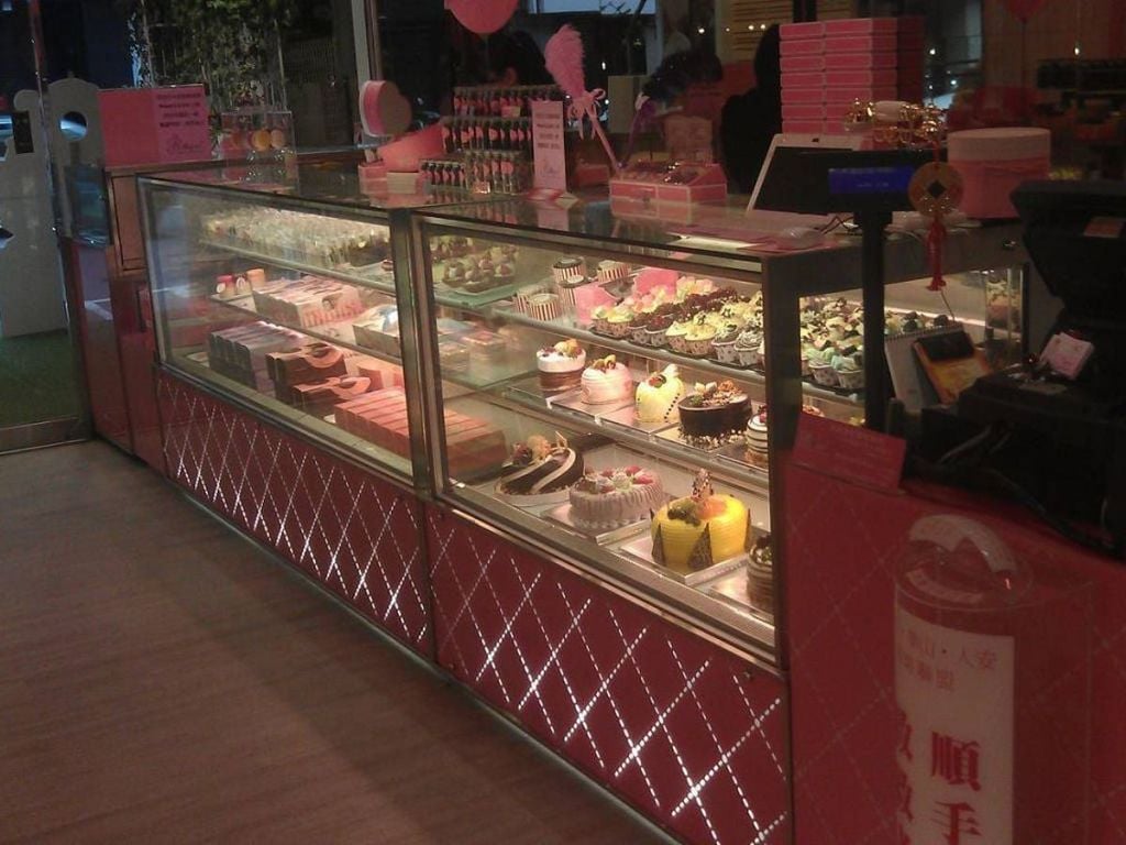 thực tế tủ trưng bày bánh 3 tầng SunTrump CRYSTAL-3-1500