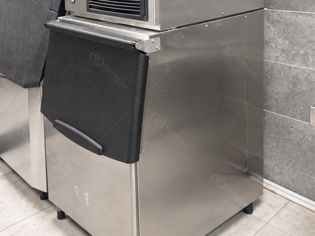 Thùng đựng đá Hoshizaki B-301SA bên phải