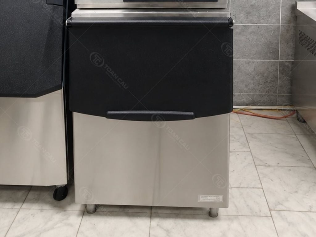 Thùng đựng đá Hoshizaki B-301SA trực diện
