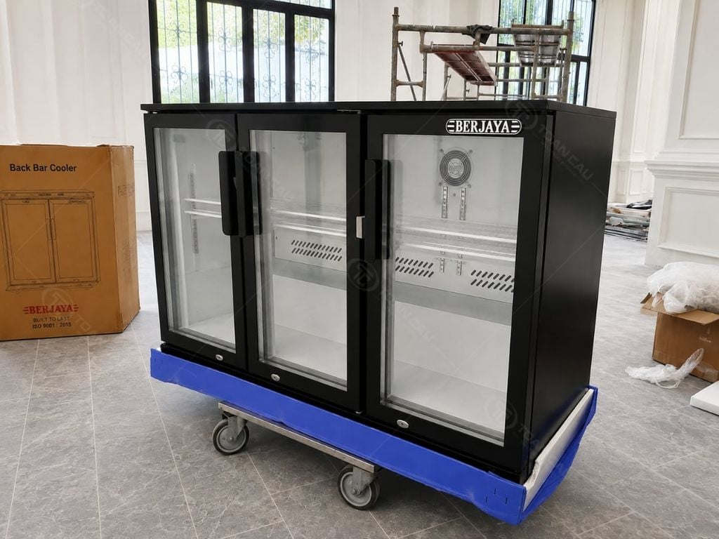 Tủ mát quầy bar Berjaya BJY-3DBC320BS-B bên phải