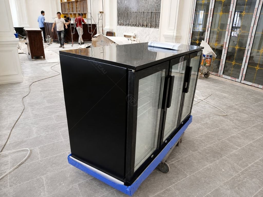 Tủ mát quầy bar Berjaya BJY-3DBC320BS-B bên trái