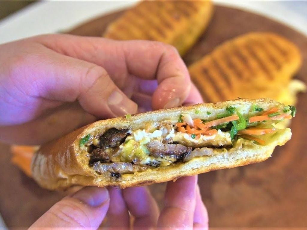 ứng dụng lò nướng bánh mì đôi dùng điện Roller Grill MAJESTIC RB