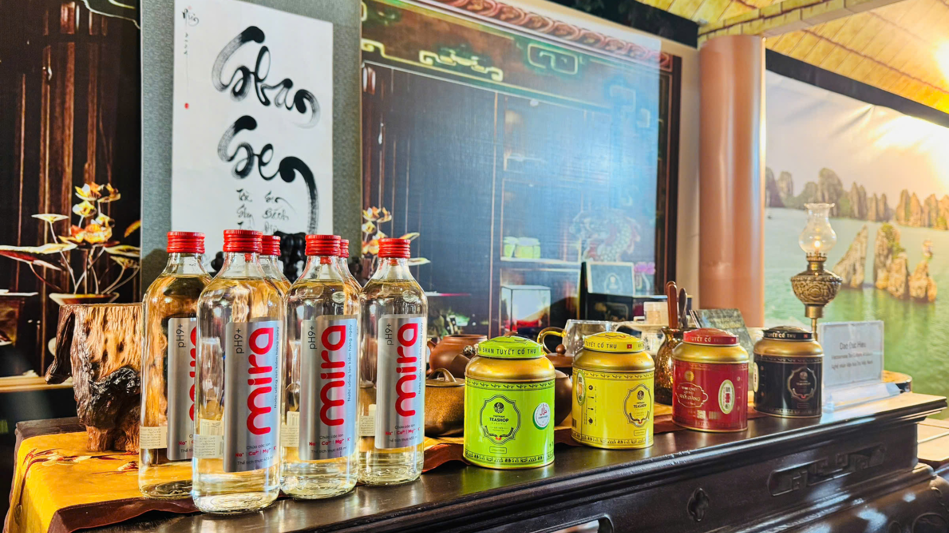 Nước uống ion kiềm Mira pH9+ đồng hành cùng Trà Việt trong hành trình lan tỏa tinh hoa văn hóa