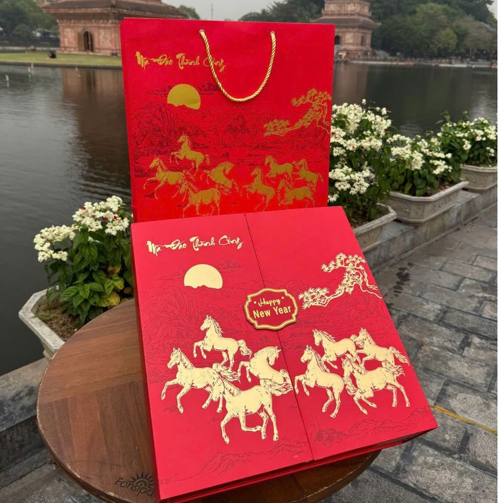 QUY TRÌNH IN HỘP QUÀ TẾT TẠI HOMEPRINT- XƯỞNG IN TRỰC TIẾP, KIỂM SOÁT CHẤT LƯỢNG CHẶT CHẼ