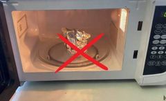 Những vật dụng tuyệt đối không được cho vào lò vi sóng