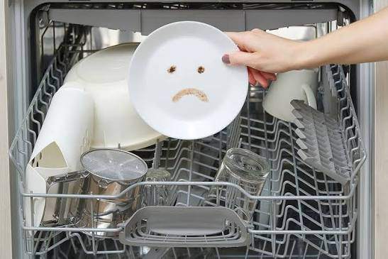 Máy rửa bát rửa không sạch, còn đọng nước: nguyên nhân và cách khắc phục