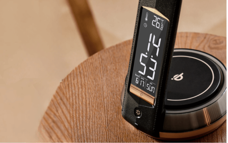 Đèn học cảm ứng tích hợp sạc không dây WILIT B22D màu đen