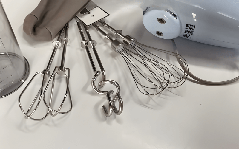 Máy đánh trứng SMEG HMF01 nhiều màu